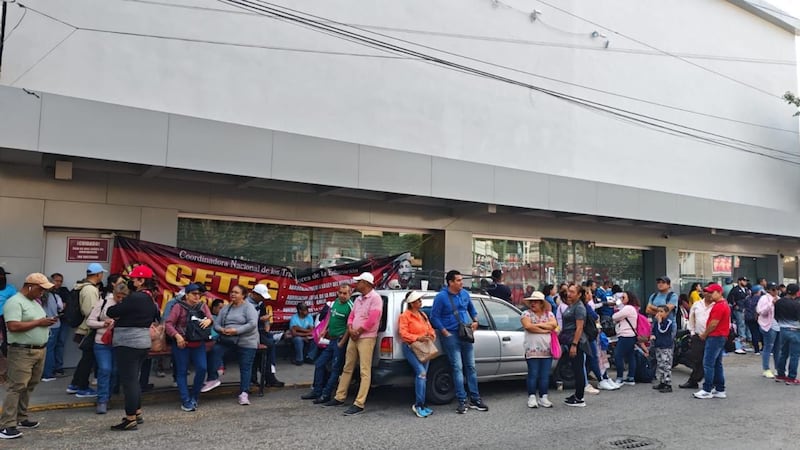 Protestas del magisterio en Guerrero: Maestros de la CETEG bloquean bancos y comercios en Chilpancingo