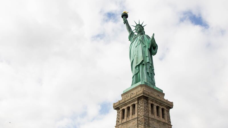 Mexicanos desaprueban sugerencia de AMLO de ‘quitar’ estatua de la libertad