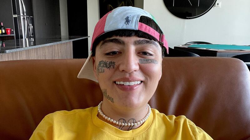 ¿Quién es y cómo se hizo famoso Dani Flow, cantante que criticó las protestas feministas?