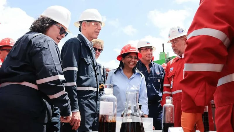 Chevron puede elevar producción de petróleo en Venezuela a 300 mil barriles diarios, según EU