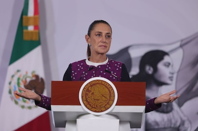 CIUDAD DE MÉXICO, 05AGOSTO2026.- La Presidenta de México, Claudia Sheinbaum Pardo, encabeza la conferencia matutina “Las mañaneras del pueblo”, en el Salón de Tesorería de Palacio Nacional donde se habló sobre la Jornada Nacional de Reforestación. FOTO: EDGAR NEGRETE LIRA/CUARTOSCURO.COM