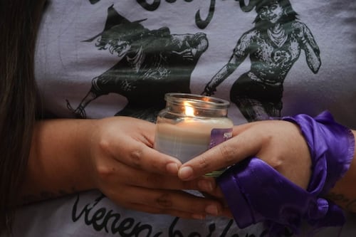 Hallan sin vida a exalumna de la UAEMex en Toluca tras varios días desaparecida; familiares la buscaban