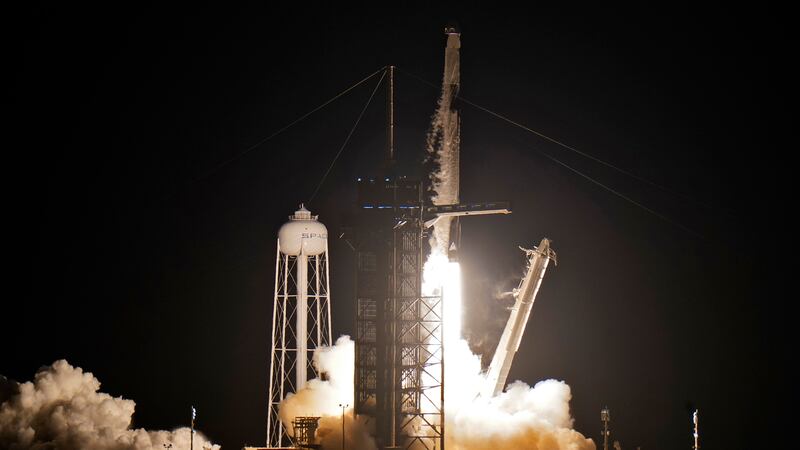 ¡Vacaciones en el espacio! SpaceX pone en órbita a 4 turistas por 3 días