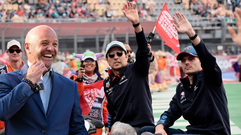 Luis García defiende a ‘Checo’ tras resultado en GP de México 2024: ‘Tendríamos que hacerle reverencia’