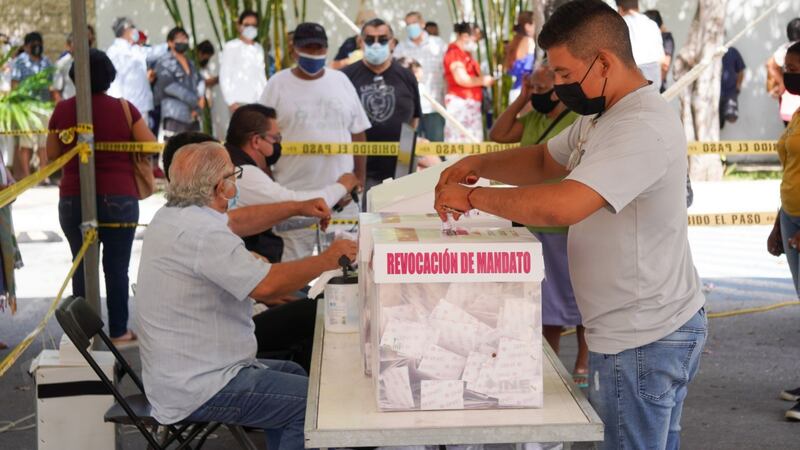 Reforma de revocación de mandato de Sheinbaum: ¿Quién está detrás de la iniciativa y de qué trata?