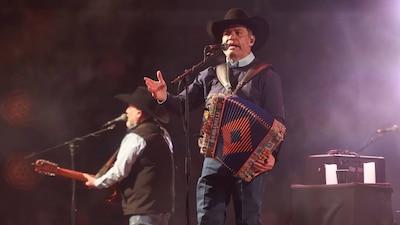 Intocable encabeza la lista de artistas que se presentan en el Zócalo de la CDMX, pero no es el único que sube al escenario. (Foto: Cuartoscuro)