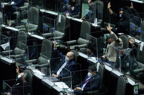 Morena 'madruga' a oposición en Cámara de Diputados y cancela acuerdo para reforma de Afores