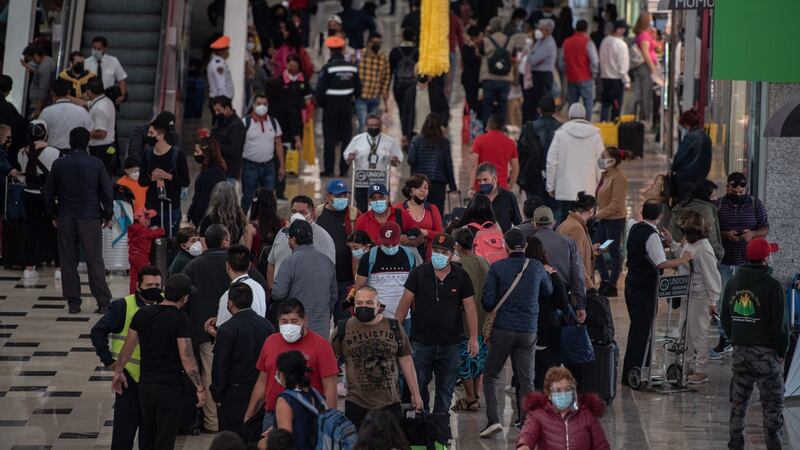 Cancelan 287 vuelos en el AICM por COVID