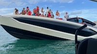 Naufragio millonario: Yate Lamborghini de 4 mdd se hunde con más de 30 influencers a bordo en Miami