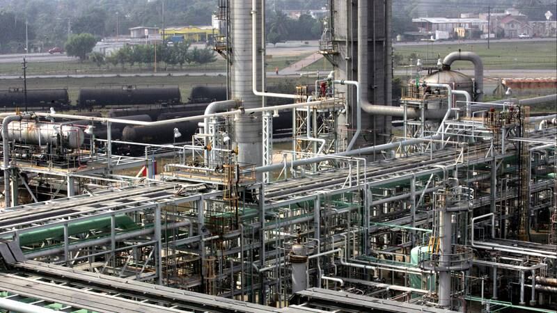 Reporta Alpek caída de 27% ventas y de 71% en flujo del II-2023