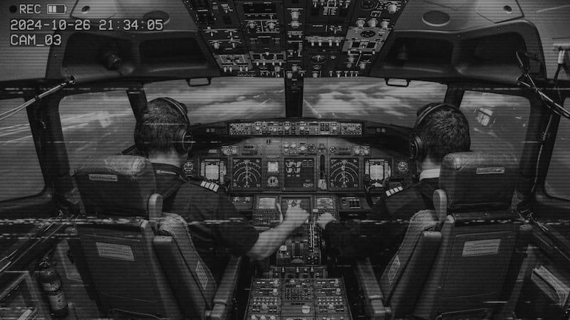 ¿Deberían los aviones tener cámaras en la cabina? El caso FlyDubai reabre el debate