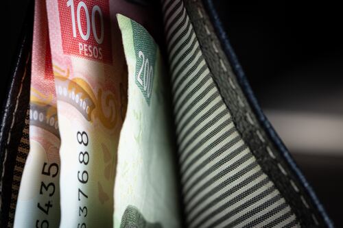 Peso ‘resiente’ el feriado por la Revolución Mexicana: Así cerró el dólar HOY