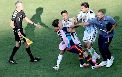 Los jugadores de Argentina son investigados por la FIFA luego de empujones en la final del Mundial. (Foto: EFE)
