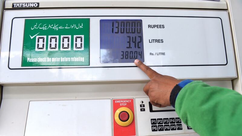 ¿Subirá precio de la gasolina? OPEP+ evalúa otro aumento en la oferta petrolera pese a guerra en Irán