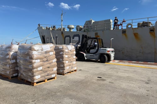 México le ‘echa la mano’ a Cuba: ¿Qué productos de ayuda humanitaria llegarán a la isla?