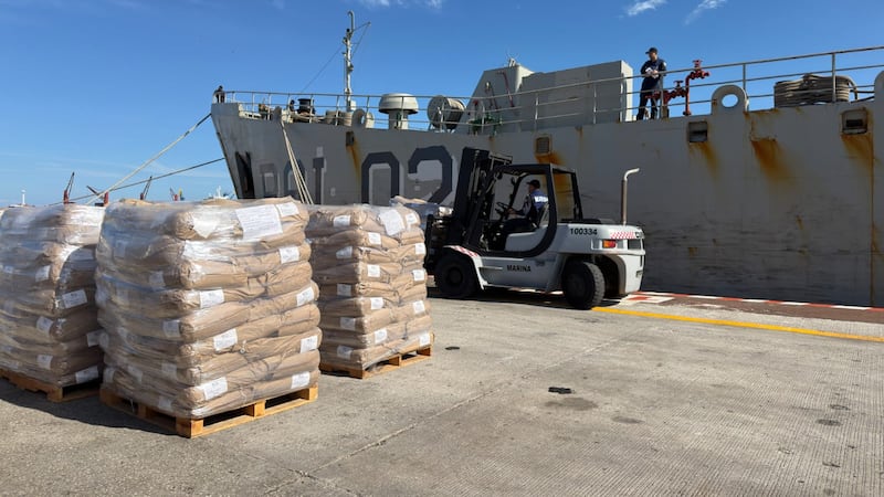 México le ‘echa la mano’ a Cuba: ¿Qué productos de ayuda humanitaria llegarán a la isla?