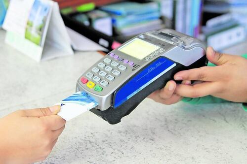 Crédito al consumo crece 13.4% en octubre, pese a altas tasas de interés