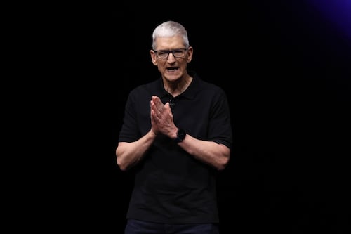 Tim Cook deja puesto como CEO de Apple: Ocupará un nuevo cargo en la empresa