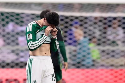 Los jugadores de México se lamentan tras la derrota ante Inglaterra. (Foto: EFE)