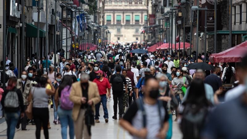 Pesimismo ‘pesa’ en México: Analistas esperan crecimiento de solo 2.2% en 2022