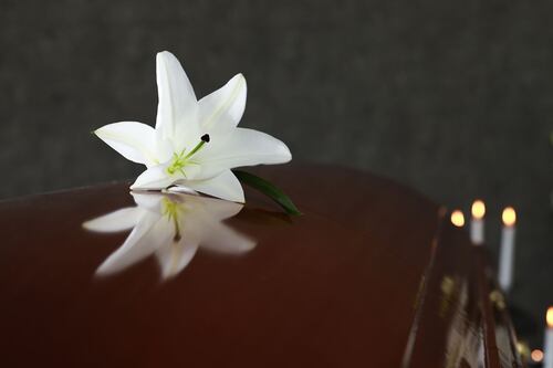 Evita errores al adquirir un plan de previsión funeraria