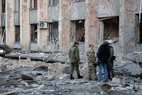 Ucrania: Cohetes golpean la oficina del alcalde en Donetsk