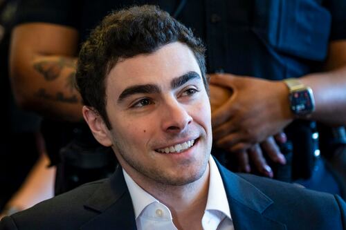 Luigi Mangione acusa que está siendo sometido a un doble enjuiciamiento