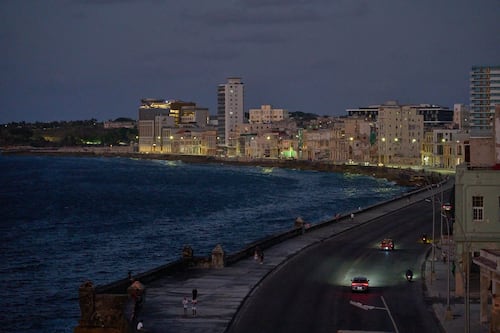 Se apaga turismo en Cuba: Por crisis energética, reduce en 48% el número de visitantes