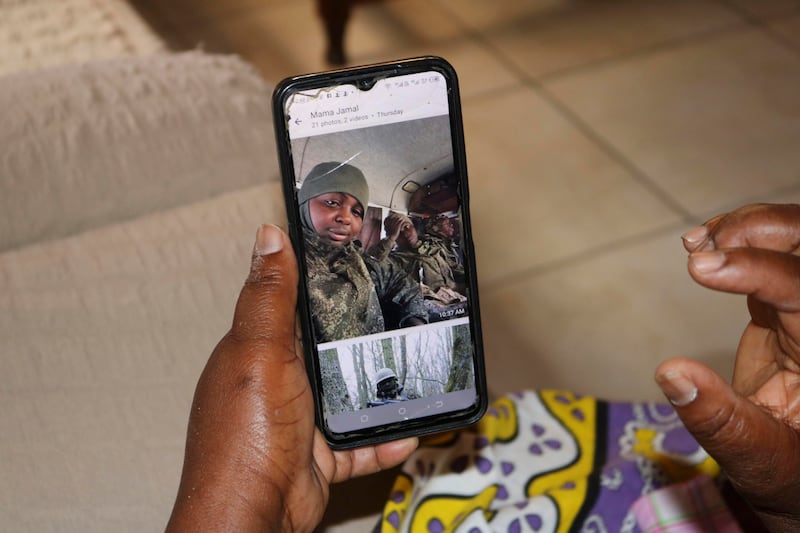 ‘Enviados a morir’: ¿Cómo es que Rusia engaña a africanos y los recluta para combatir en Ucrania?