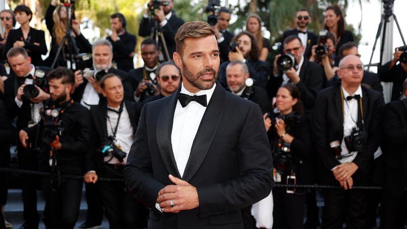 ‘Enfrentaré el proceso con responsabilidad’: Ricky Martin tras orden de restricción en su contra