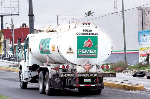 Cae la venta en volumen de gasolinas de Pemex