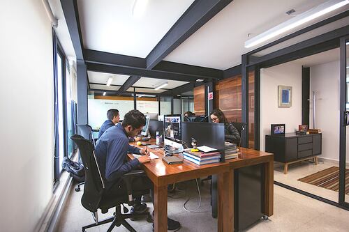 Una quinta parte de los escritorios continúan vacíos en México