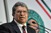 Huachicol fiscal: Monreal reta a EU a presentar pruebas del presunto financiamiento del CJNG a políticos
