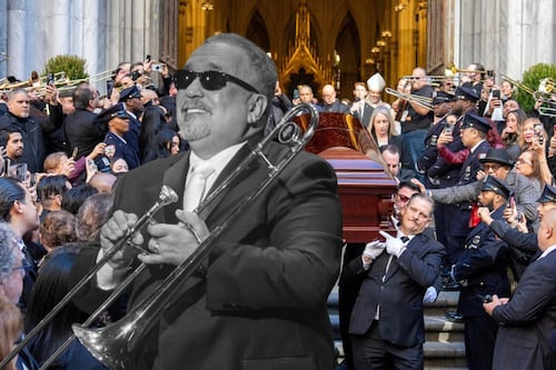 (VIDEOS) Así fue la impresionante despedida a Willie Colón, con cientos de trombones tocando salsa