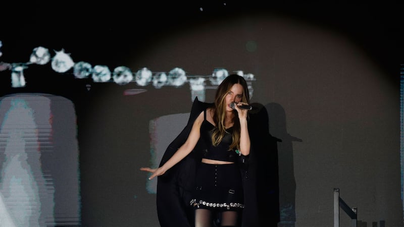 ¿Quién apadrinó fiesta de XV años en Tabasco con Belinda y J Balvin? Esto sabemos del funcionario involucrado