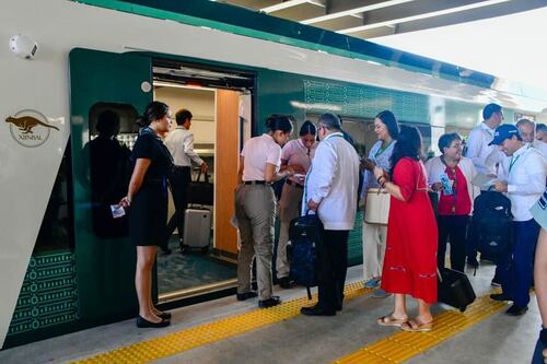 Fallas en Tren Maya: Pasajeros quedan varados durante horas y mejor se van en camión