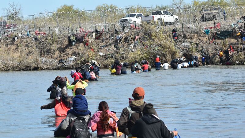 El regalo de Navidad para Trump: crisis migratoria