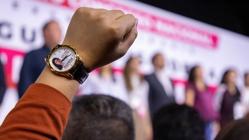 ¿Qué sabemos de los relojes que Luisa María Alcalde niega... pero hasta salen en fotos de su Instagram?