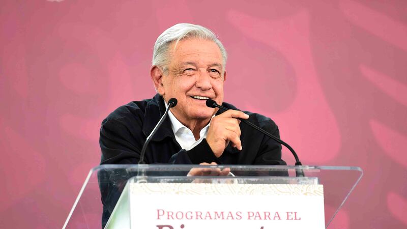 Pensión del Bienestar: AMLO buscará que se entregue cada mes y ‘si podemos, quincenal’