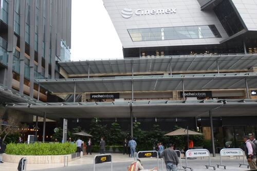 Localizan vehículo implicado en balacera de Plaza Artz