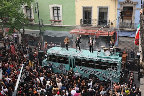 Sin aspavientos, U2 deleita en el Centro Histórico