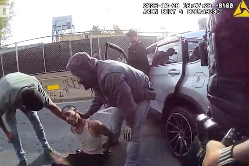 ICE baleó a hombre frente a su hijo de 5 años en Nueva York: Policía revela videos del operativo