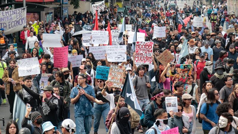 Generación Z toma distancia: Se deslindan de actos vandálicos antes de la marcha del 15 de noviembre