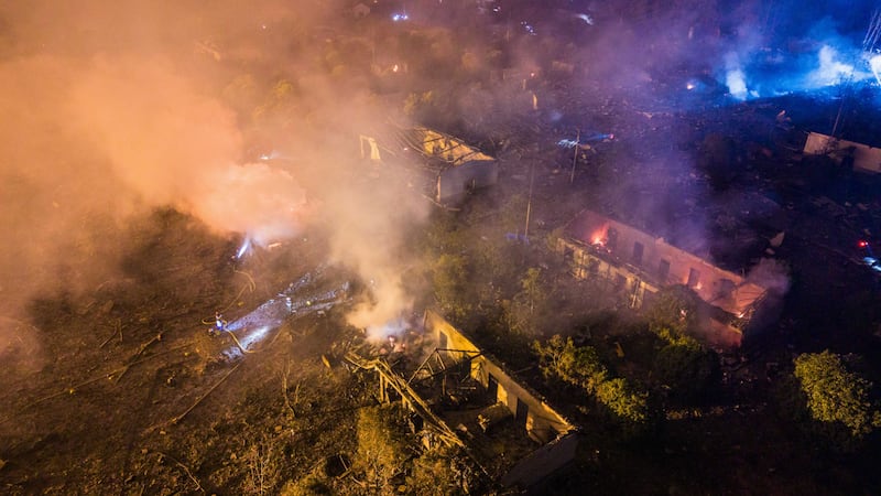 Fábrica de pirotecnia explota en China: Hay 26 muertos