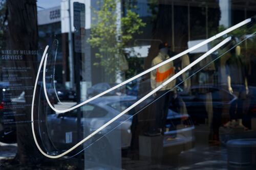 Nike suscribe acuerdo para vestir a las Ligas Mayores de Beisbol