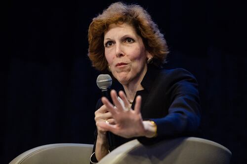 Mester de la Fed: Tasas de interés de EU tendrán que subir un poco más
este año