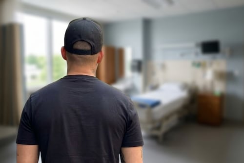 Emiliano Aguilar reaparece y explica su problema de salud: ‘Me dio un ataque de pánico’