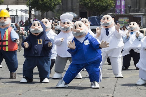 Hay Doctor Simi para rato: las botargas seguirán en las farmacias