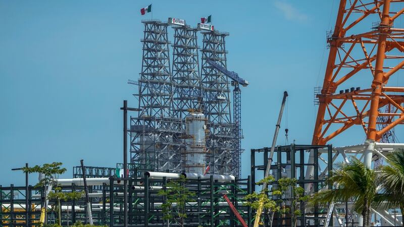 Refinería de Dos Bocas fracasa y en el panorama aparecen las amenazas de Donald Trump sobre el petróleo
