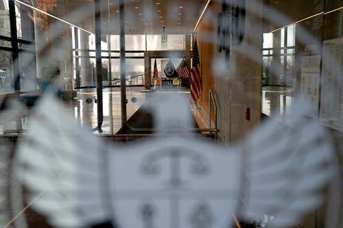 Trump presiona a la Fed y pide que baje tasas de interés